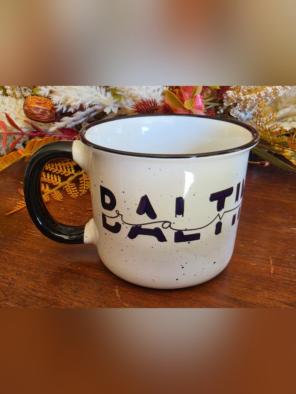 🌲 Festive "Merry Christmas" Holly Wreath Ceramic Coffee Mug